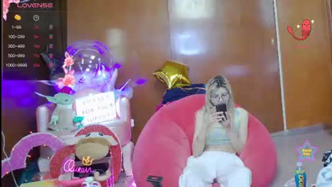 Skinnygirl online show from 07-22-26, 12:35