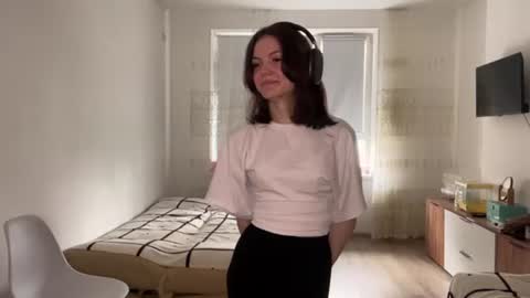 Snapshot of lahomahowe chatting on 07-17-26, 04:19 Alisa online show from 07-17-26, 04:19