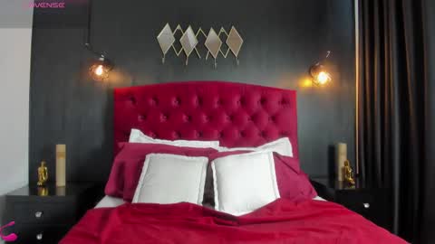 Laia  online show from 11-20-25, 12:05