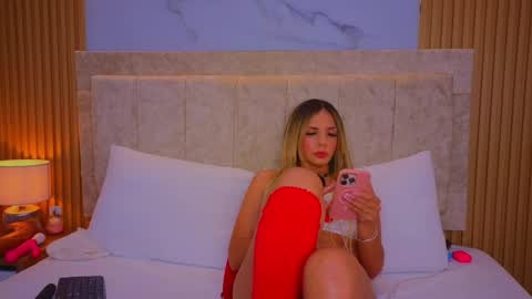 laiamilf online show from 01-13-26, 12:49