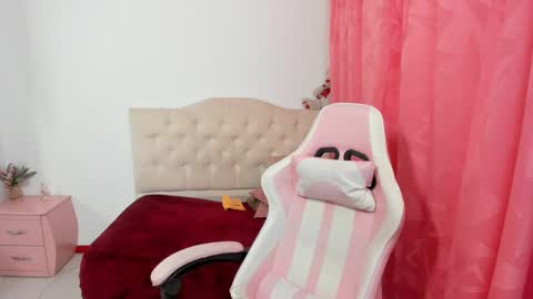 Camila online show from 09-25-25, 05:11