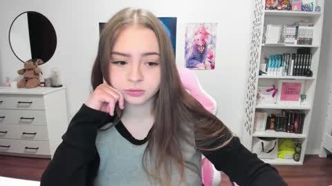 Snapshot of lain__ chatting on 03-04-25, 10:38 Kira online show from 03-04-25, 10:38