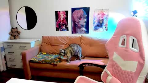 Snapshot of lain__ chatting on 09-17-25, 09:38 Kira online show from 09-17-25, 09:38