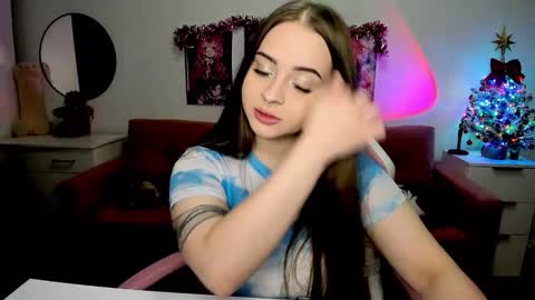 Snapshot of lain__ chatting on 12-01-25, 08:25 Kira online show from 12-01-25, 08:25