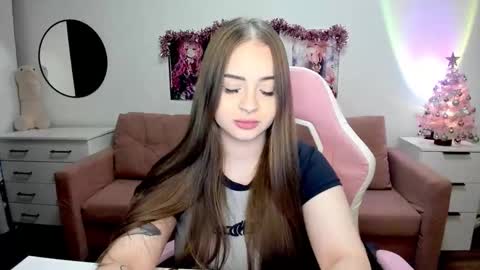 Kira online show from 12-17-25, 07:20