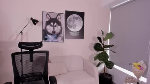 Laira online show from 11-29-25, 09:40