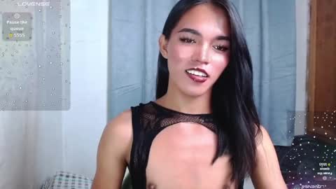 Snapshot of lala_moves chatting on 06-04-26, 01:28 Joxie online show from 06-04-26, 01:28