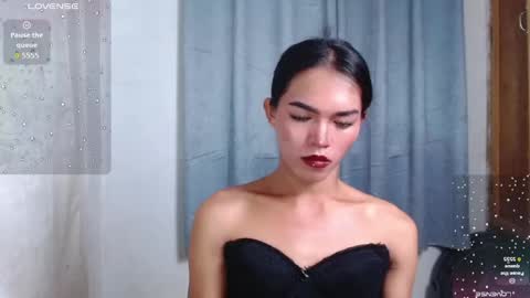 Snapshot of lala_moves chatting on 06-10-26, 05:28 Joxie online show from 06-10-26, 05:28
