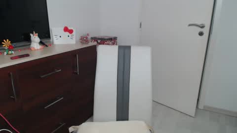 Snapshot of lamadrina006 chatting on 01-18-25, 12:04 LaMadrina006 online show from 01-18-25, 12:04