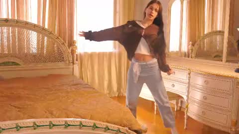 Emily online show from 06-20-26, 03:09