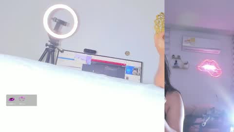 Lana online show from 04-21-26, 09:04