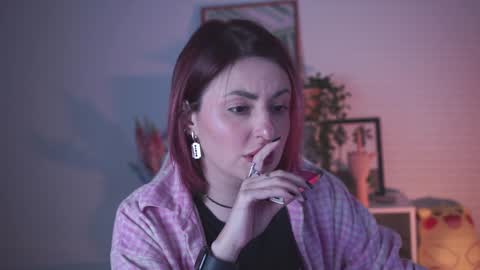 just call me Lana  and her security online show from 12-21-24, 05:40