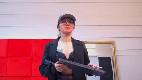 LanaBanner online show from 10-05-25, 05:50