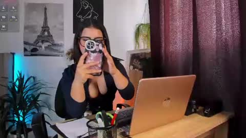 Snapshot of lana_beket_ chatting on 06-11-26, 07:01 Lana online show from 06-11-26, 07:01