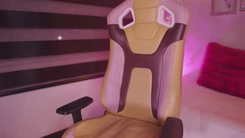 Lana online show from 11-28-25, 02:03