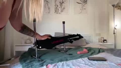 Lana online show from 04-29-26, 07:01