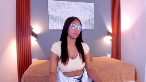 Snapshot of lana_starlet chatting on 02-11-25, 10:07 katiuska online show from 02-11-25, 10:07