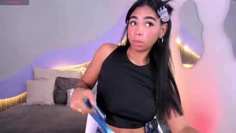 Snapshot of lana_starlet chatting on 10-08-25, 04:54 katiuska online show from 10-08-25, 04:54