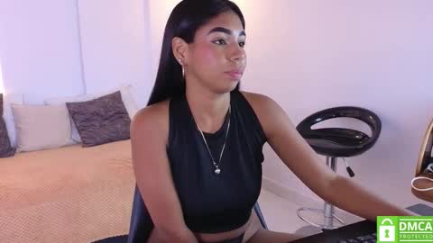 Snapshot of lana_starlet chatting on 10-18-25, 04:04 katiuska online show from 10-18-25, 04:04