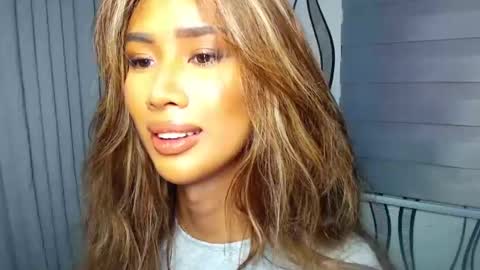 Snapshot of lanadel_hilton chatting on 02-02-25, 12:57 Lana online show from 02-02-25, 12:57