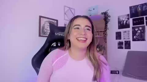 Snapshot of lanaherondale_ chatting on 09-18-25, 10:01 lanaherondale_ online show from 09-18-25, 10:01