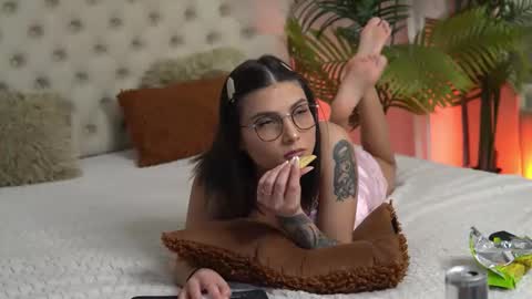 lanajenner online show from 04-23-26, 12:29
