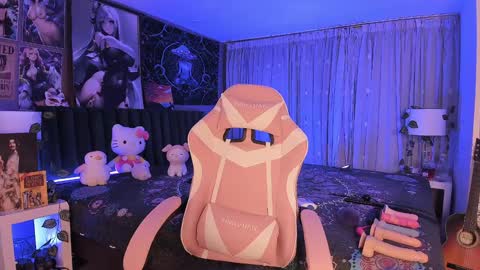 Snapshot of lanakyutt chatting on 01-13-25, 12:19 L A N A online show from 01-13-25, 12:19