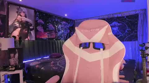 Snapshot of lanakyutt chatting on 02-09-25, 07:38 L A N A online show from 02-09-25, 07:38