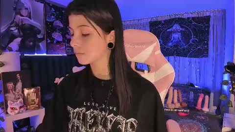 Snapshot of lanakyutt chatting on 03-04-25, 11:32 L A N A online show from 03-04-25, 11:32