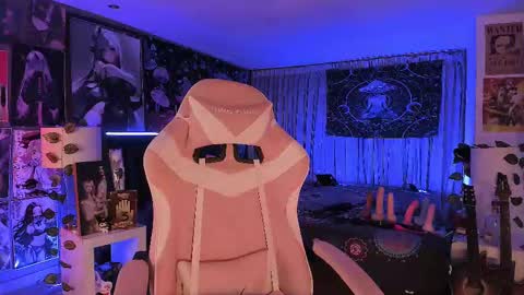 Snapshot of lanakyutt chatting on 03-09-25, 01:14 L A N A online show from 03-09-25, 01:14