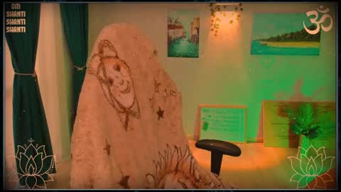 Snapshot of lanaradiance chatting on 07-18-26, 04:00 Lana Radiance online show from 07-18-26, 04:00