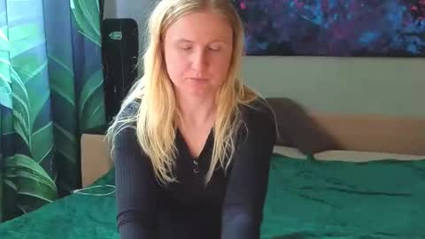 Snapshot of lanavismith chatting on 05-22-26, 06:42 LanaviSmith online show from 05-22-26, 06:42