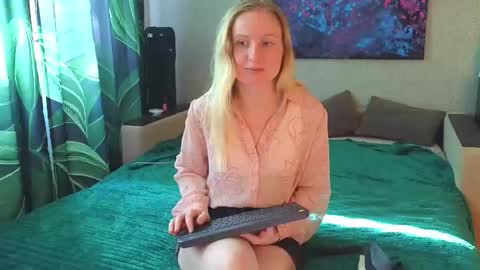 Snapshot of lanavismith chatting on 05-25-26, 06:08 LanaviSmith online show from 05-25-26, 06:08