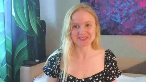 Snapshot of lanavismith chatting on 06-18-26, 05:51 LanaviSmith online show from 06-18-26, 05:51