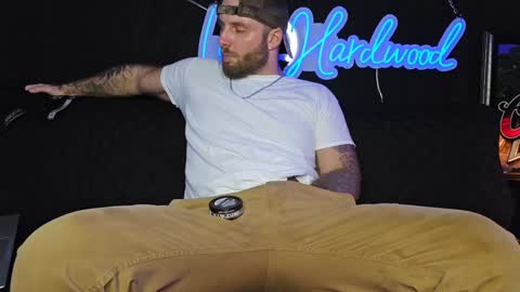 Snapshot of lancehardwood222 chatting on 12-19-24, 01:28 LANCE online show from 12-19-24, 01:28