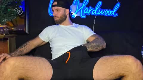 Snapshot of lancehardwood222 chatting on 12-16-25, 01:32 LANCE online show from 12-16-25, 01:32