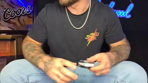 Snapshot of lancehardwood222 chatting on 02-04-26, 01:22 LANCE online show from 02-04-26, 01:22