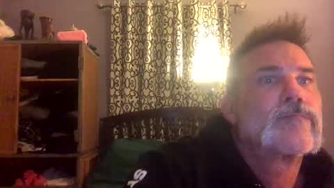 Snapshot of landlord1612 chatting on 11-04-25, 04:44 landlord1612 online show from 11-04-25, 04:44