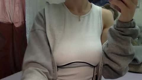 Snapshot of langoria chatting on 10-05-25, 01:53 langoria online show from 10-05-25, 01:53