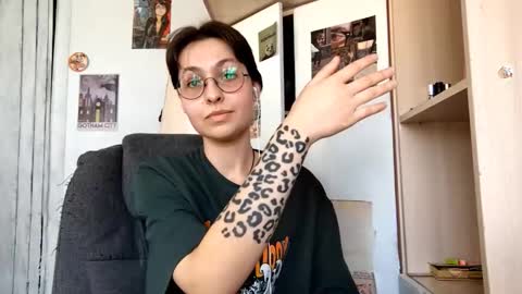 Mia online show from 03-09-26, 06:50