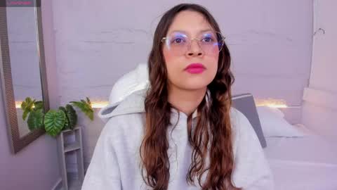 Lanna online show from 05-13-26, 11:40
