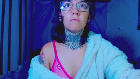 LANNIE   online show from 04-10-26, 12:21