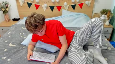 Fandi online show from 03-12-25, 06:51