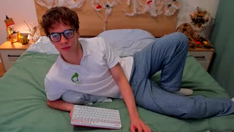 Fandi online show from 11-07-25, 06:02