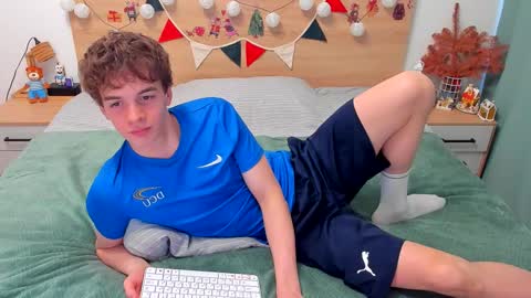 Fandi online show from 12-14-25, 10:42