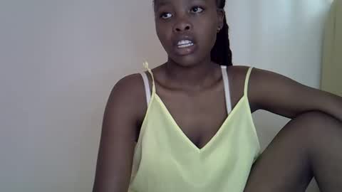 Snapshot of lara5872 chatting on 01-18-26, 07:45 lara online show from 01-18-26, 07:45