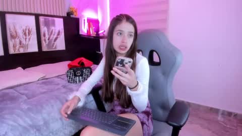 Snapshot of lara_as chatting on 04-25-26, 01:41 lara_as online show from 04-25-26, 01:41