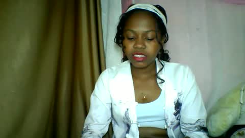 Snapshot of lara_belle chatting on 05-09-26, 09:53 lara_belle online show from 05-09-26, 09:53