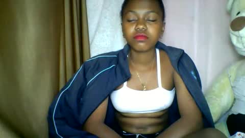 Snapshot of lara_belle chatting on 05-17-26, 01:07 lara_belle online show from 05-17-26, 01:07
