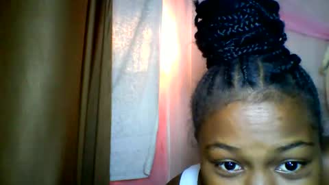 Snapshot of lara_belle chatting on 05-23-26, 06:29 lara_belle online show from 05-23-26, 06:29